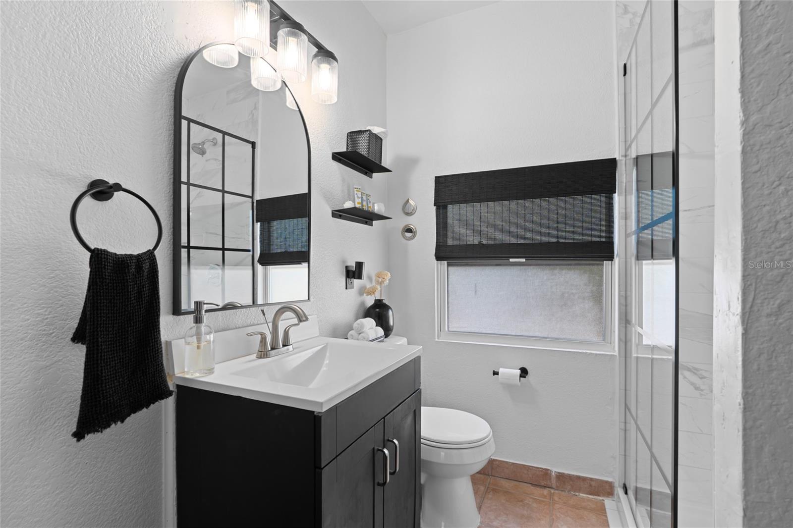 Image 23 of 43 For 1713 10th Avenue W