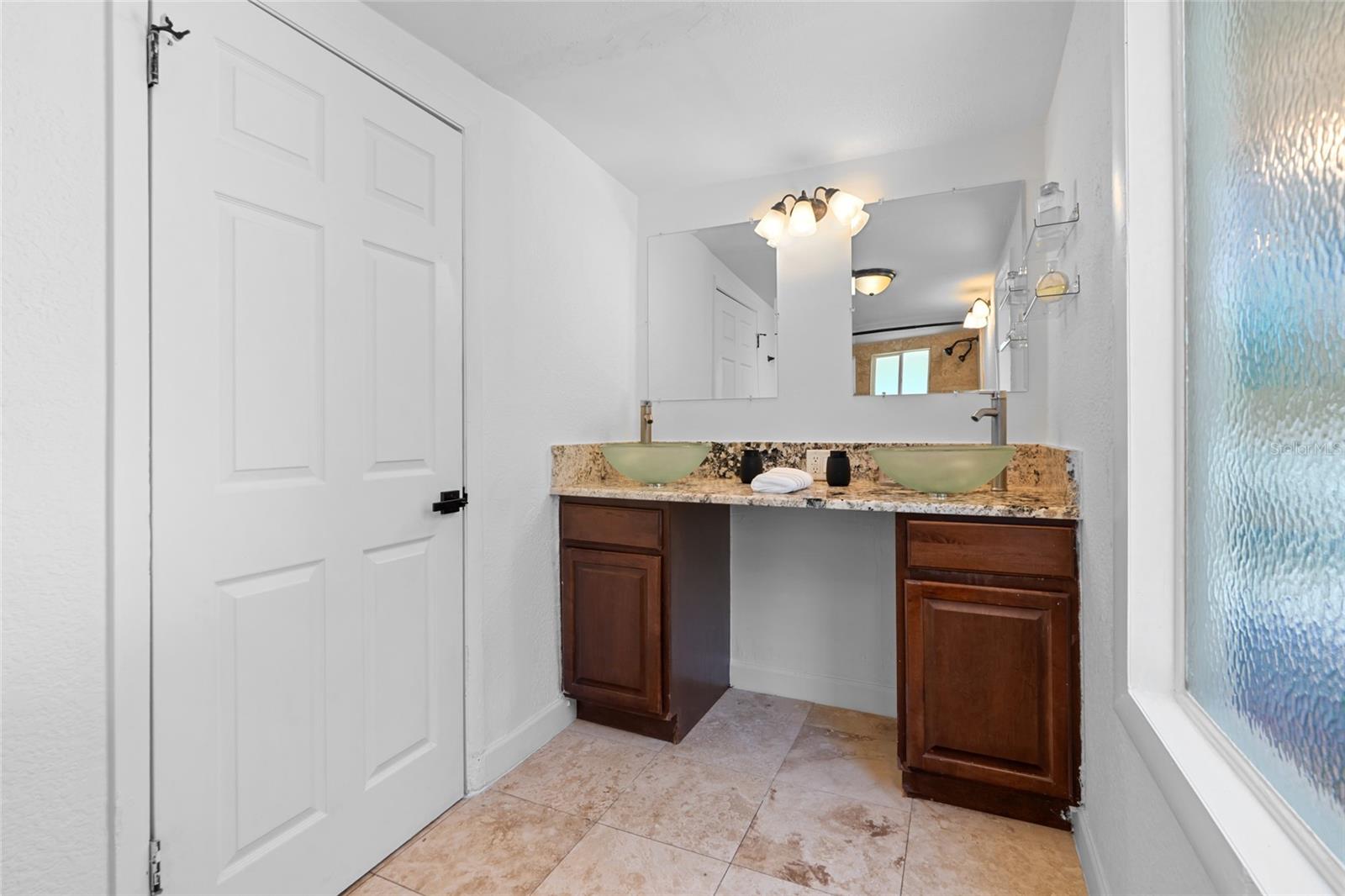 Image 31 of 43 For 1713 10th Avenue W