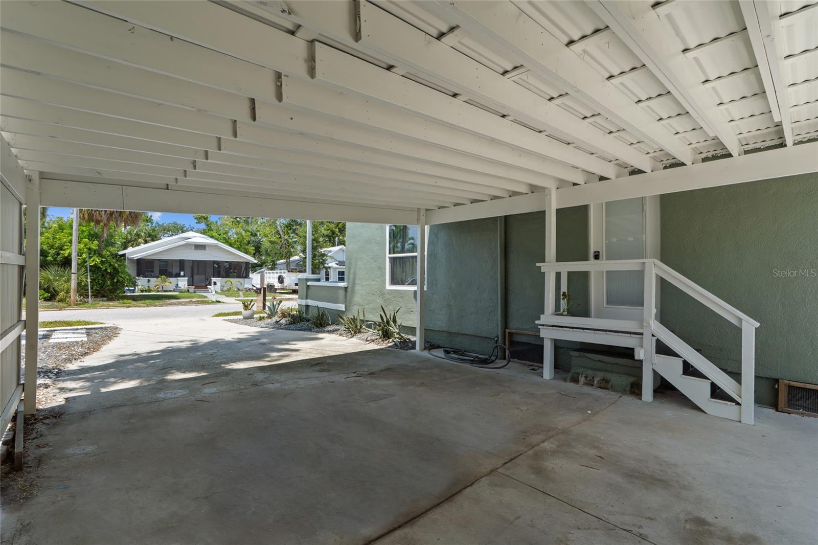 Image 37 of 43 For 1713 10th Avenue W