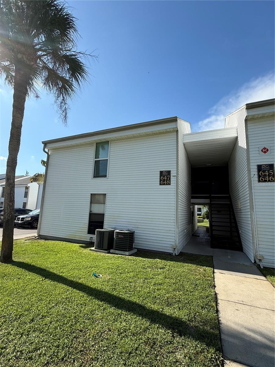 Listing photo id 0 for 647 Haven Place