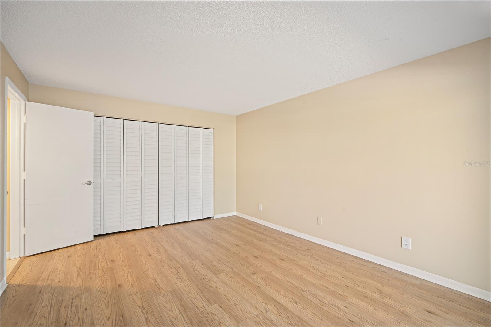 Image 10 of 20 For 2585 Countryside Boulevard 4208
