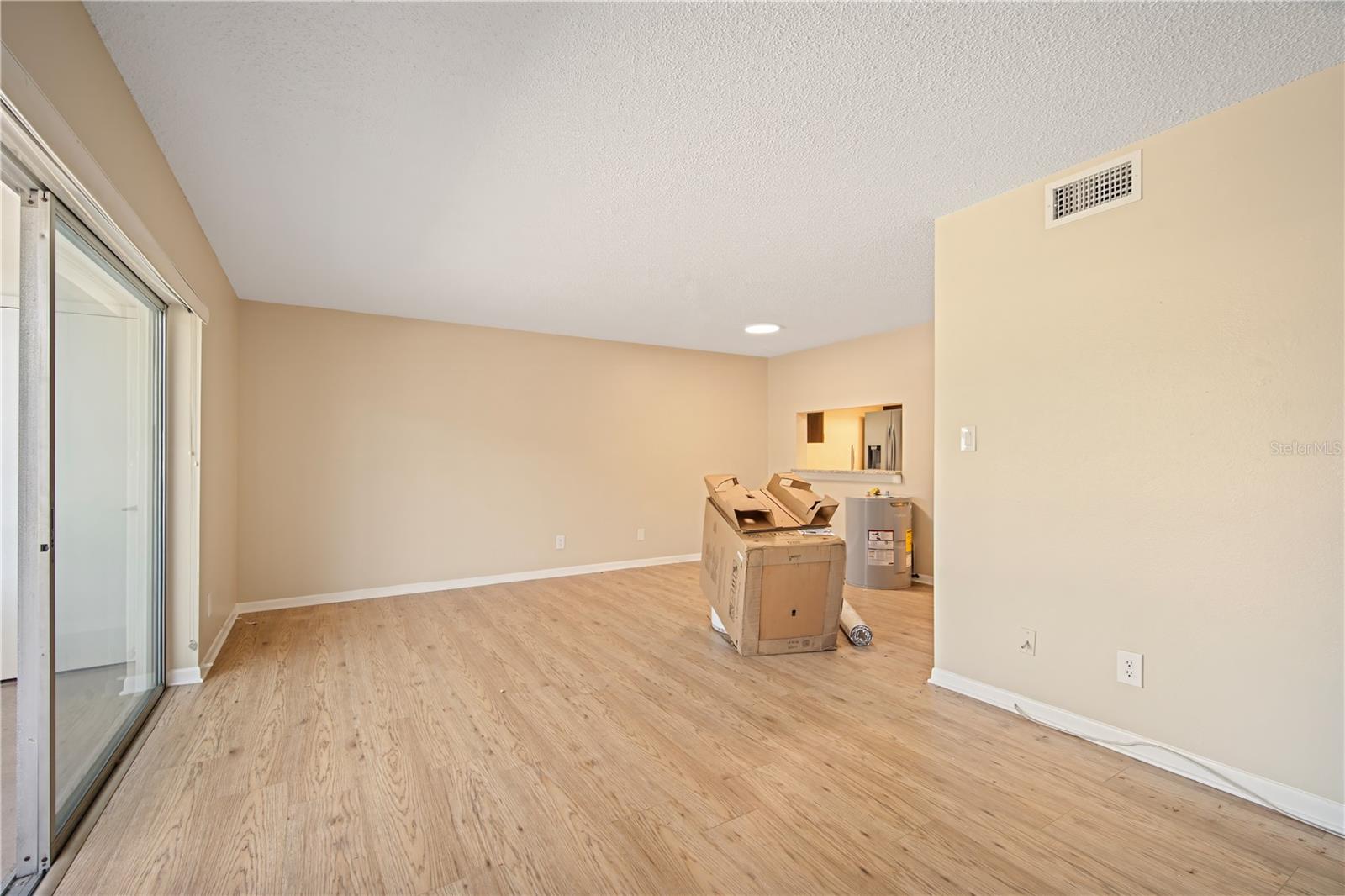 Image 15 of 20 For 2585 Countryside Boulevard 4208