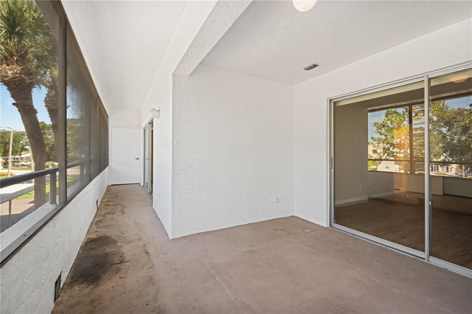 Image 16 of 20 For 2585 Countryside Boulevard 4208