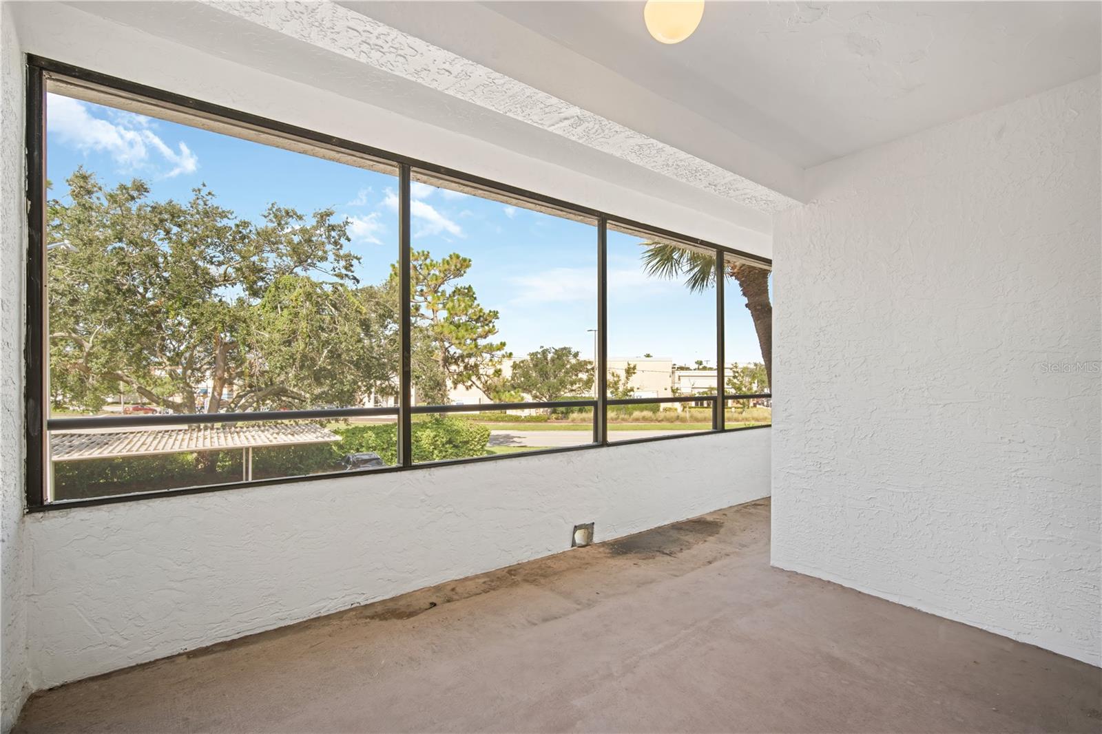 Image 17 of 20 For 2585 Countryside Boulevard 4208