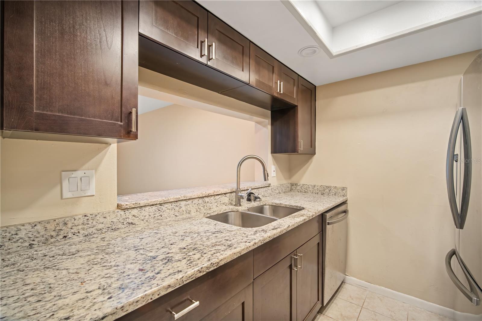 Image 3 of 20 For 2585 Countryside Boulevard 4208