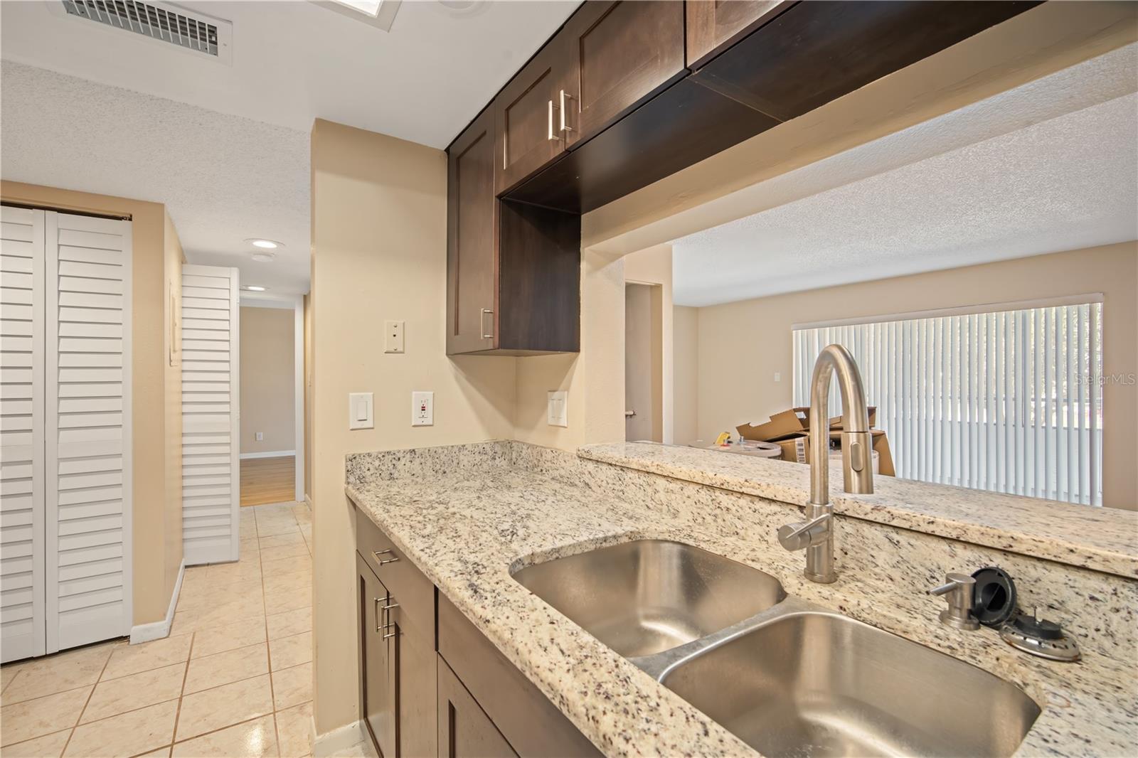 Image 5 of 20 For 2585 Countryside Boulevard 4208