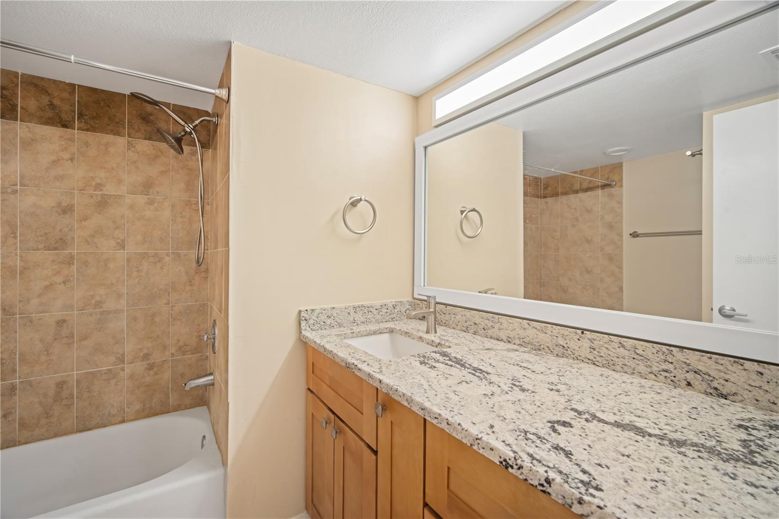 Image 6 of 20 For 2585 Countryside Boulevard 4208