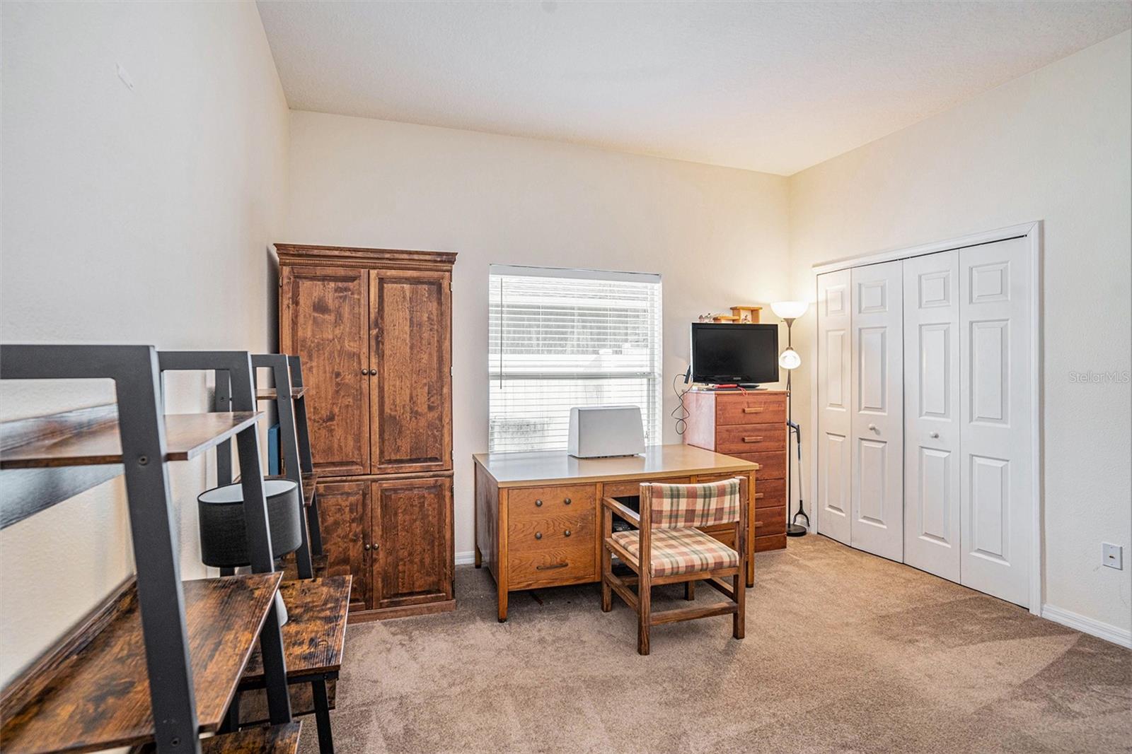 Image 11 of 42 For 2613 Queen Alberta Drive