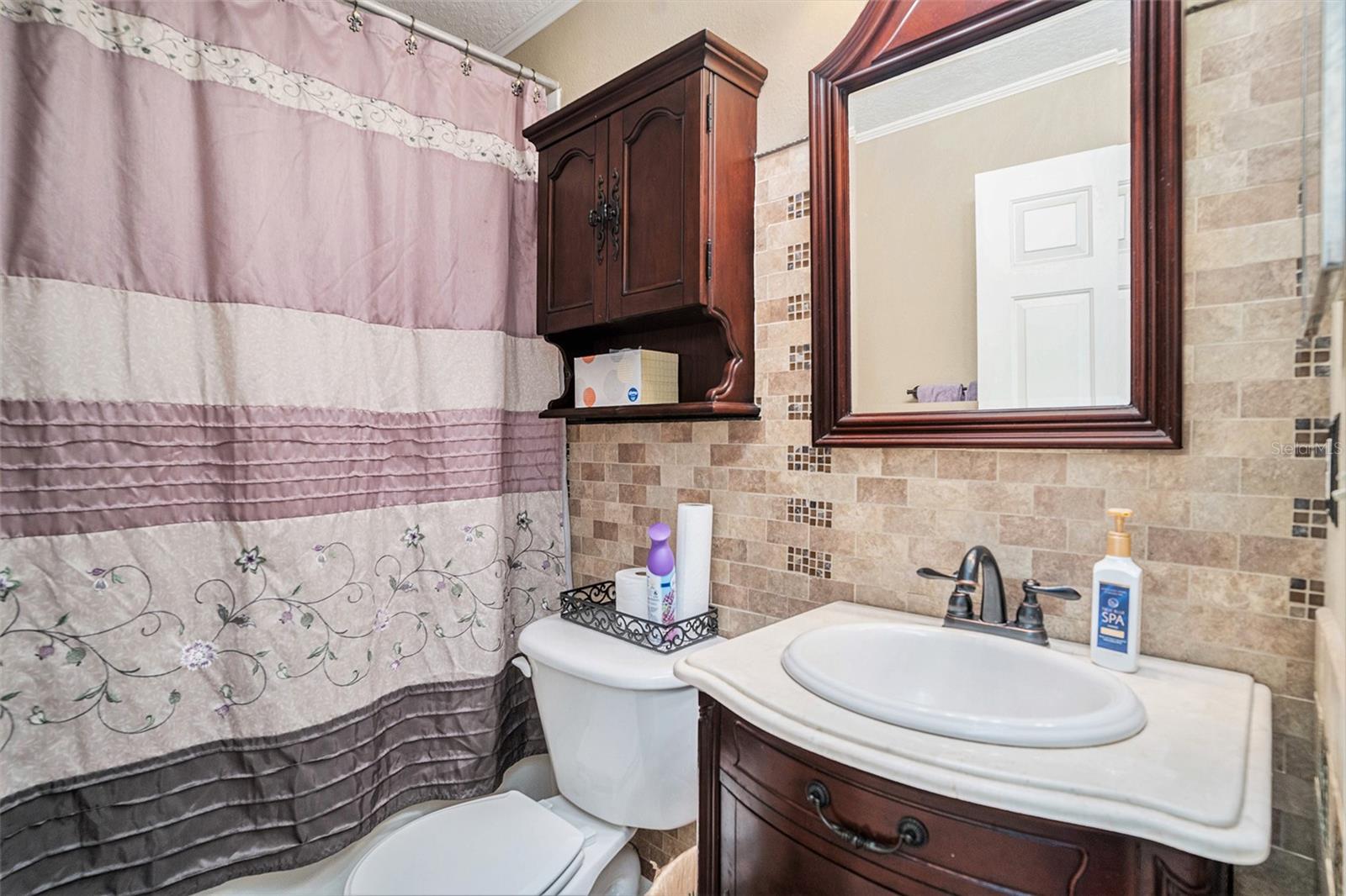 Image 13 of 42 For 2613 Queen Alberta Drive