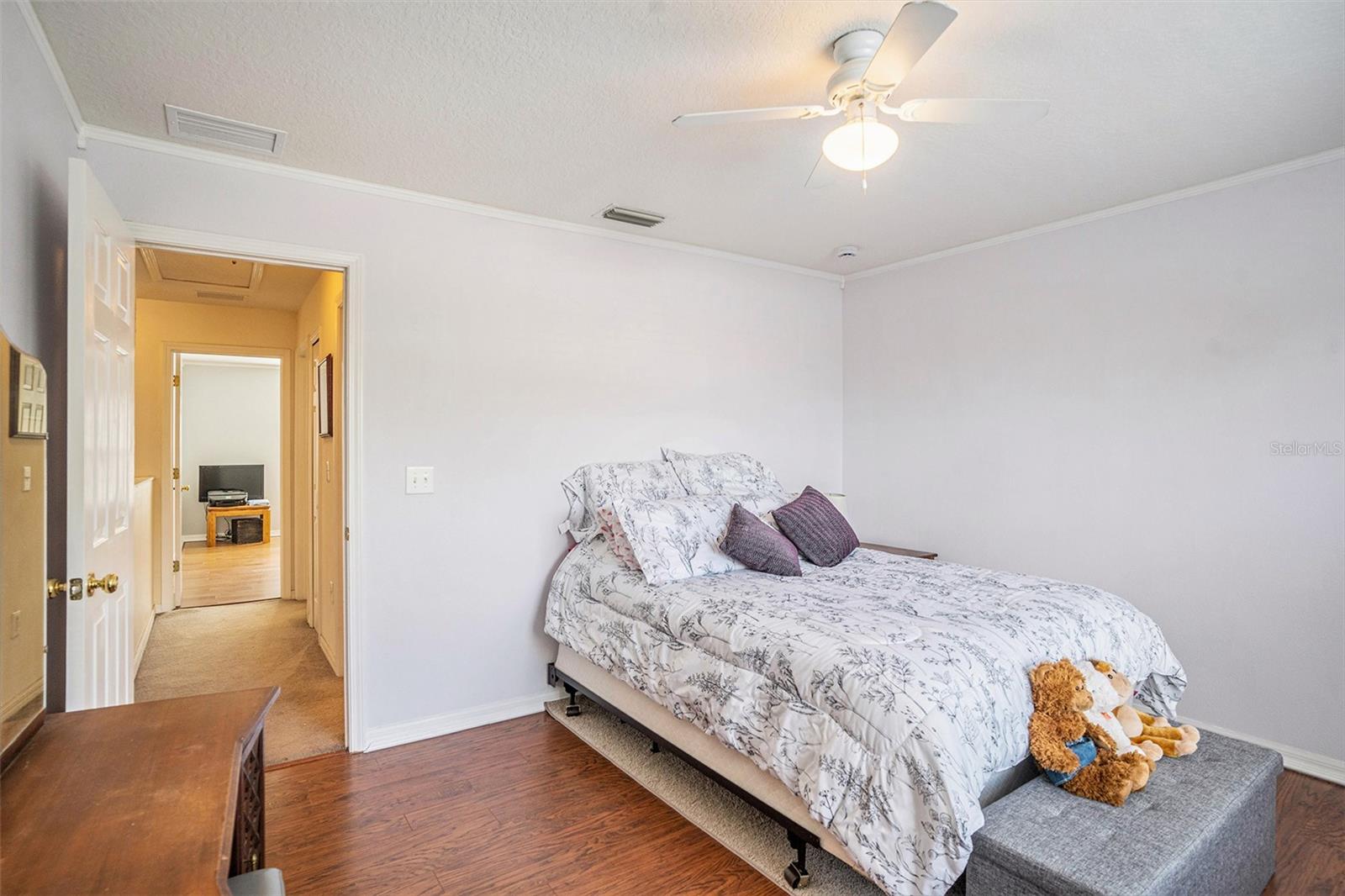 Image 18 of 42 For 2613 Queen Alberta Drive