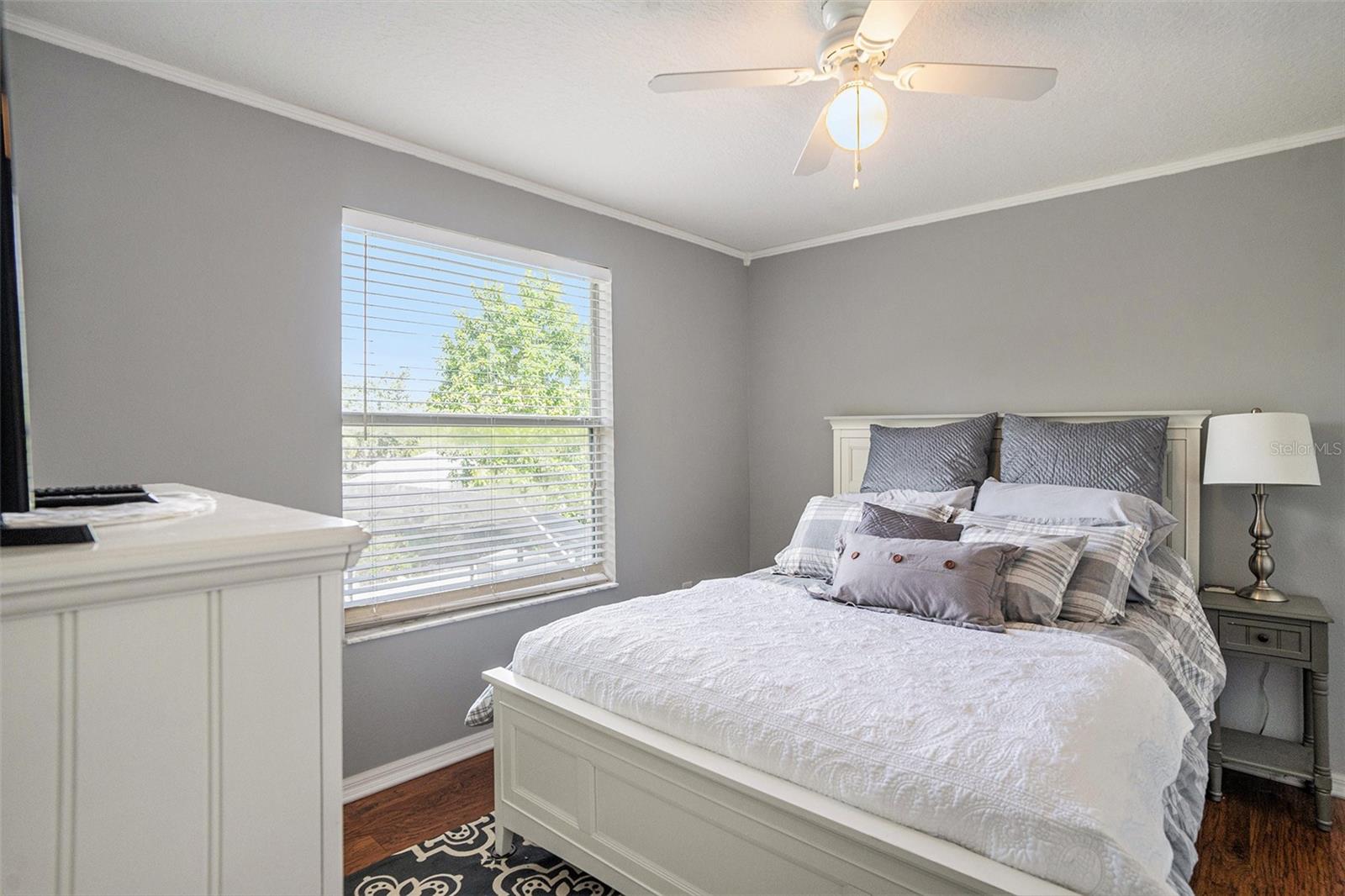 Image 22 of 42 For 2613 Queen Alberta Drive