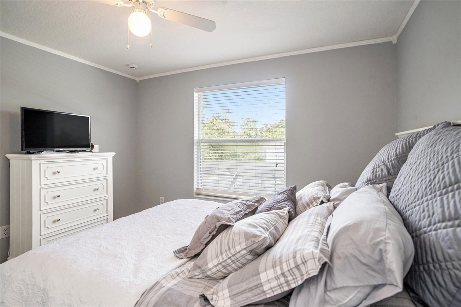 Image 23 of 42 For 2613 Queen Alberta Drive