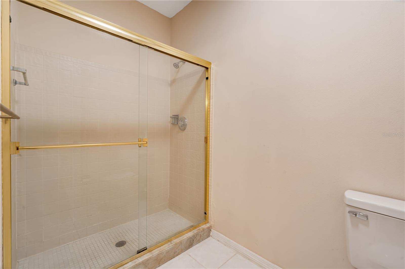 Image 18 of 22 For 611 Fairmont Avenue A
