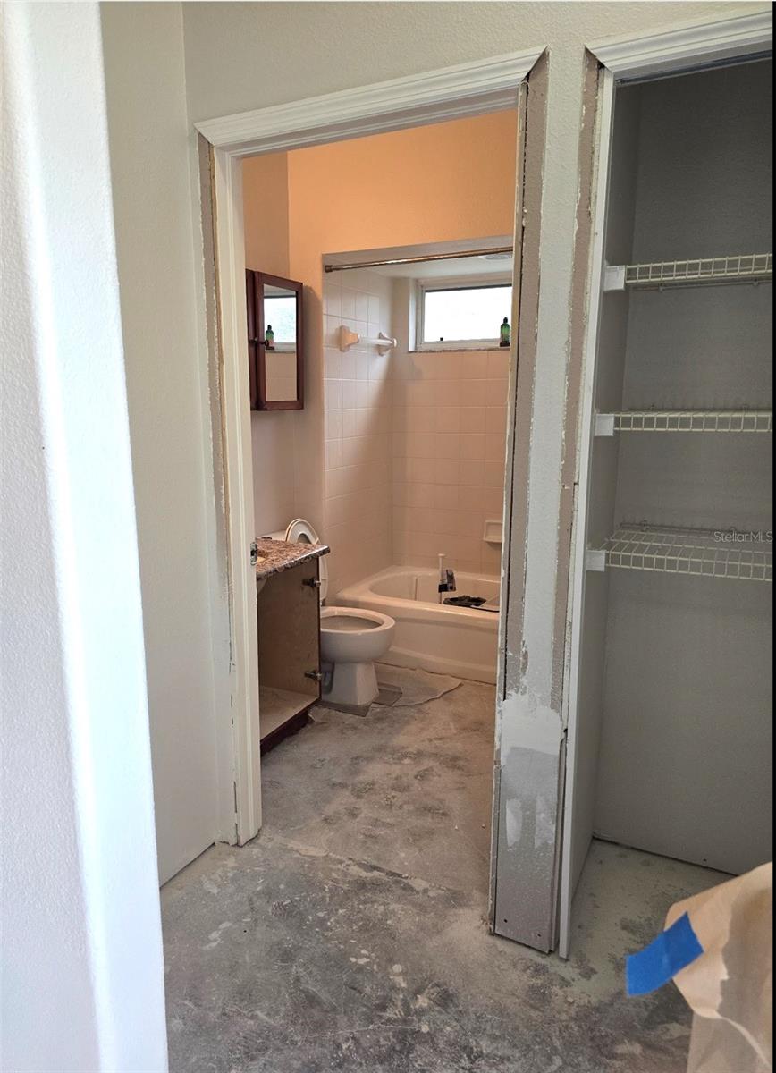 Image 14 of 33 For 8640 Hawbuck Street