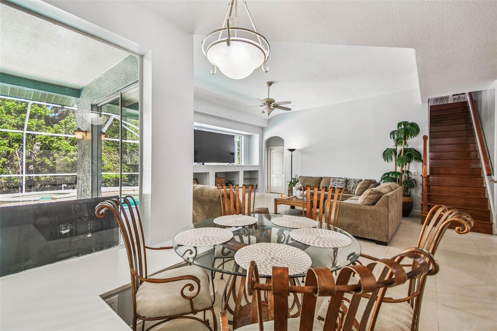 Image 15 of 54 For 10526 Greencrest Drive