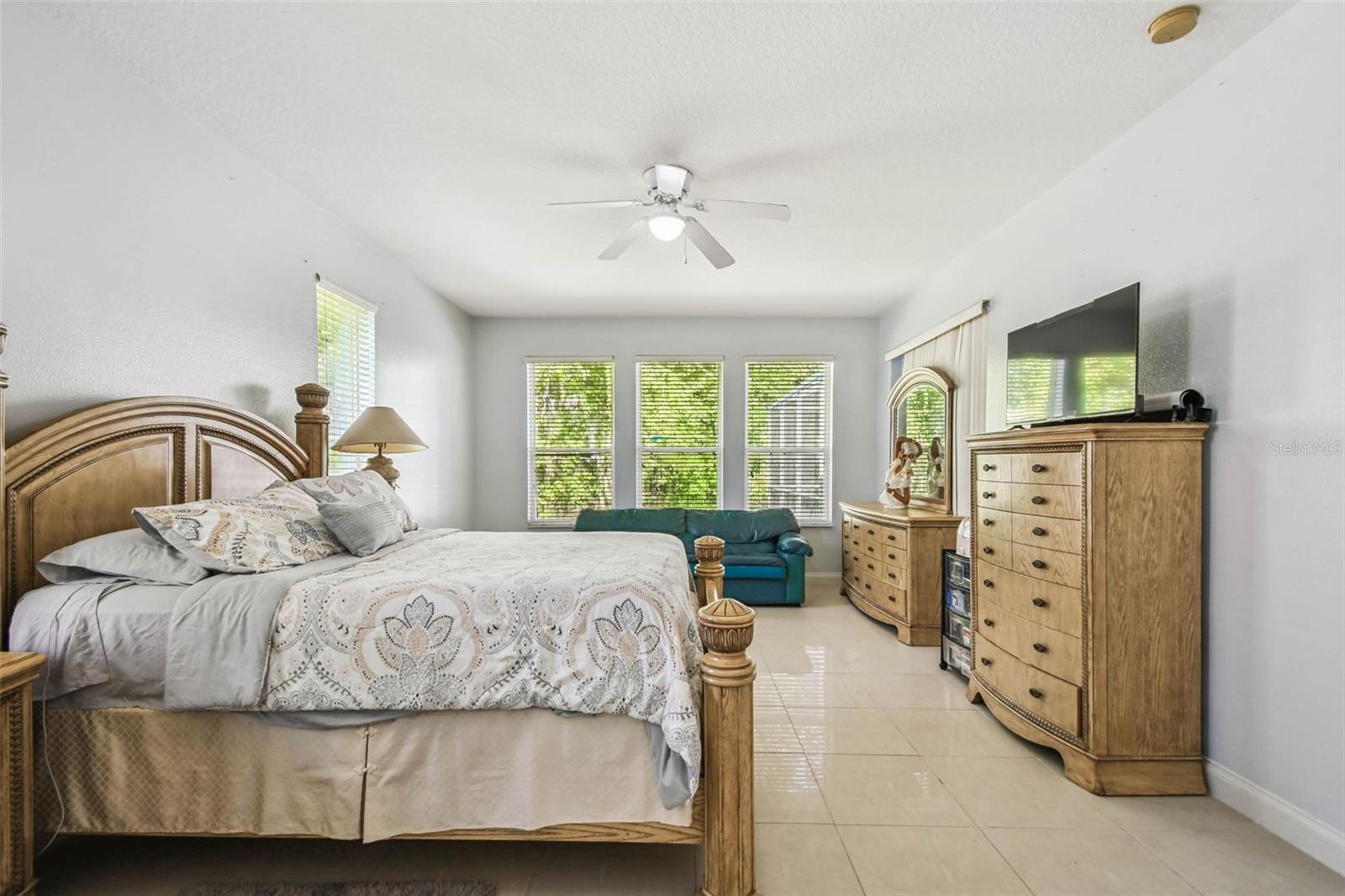 Image 20 of 54 For 10526 Greencrest Drive