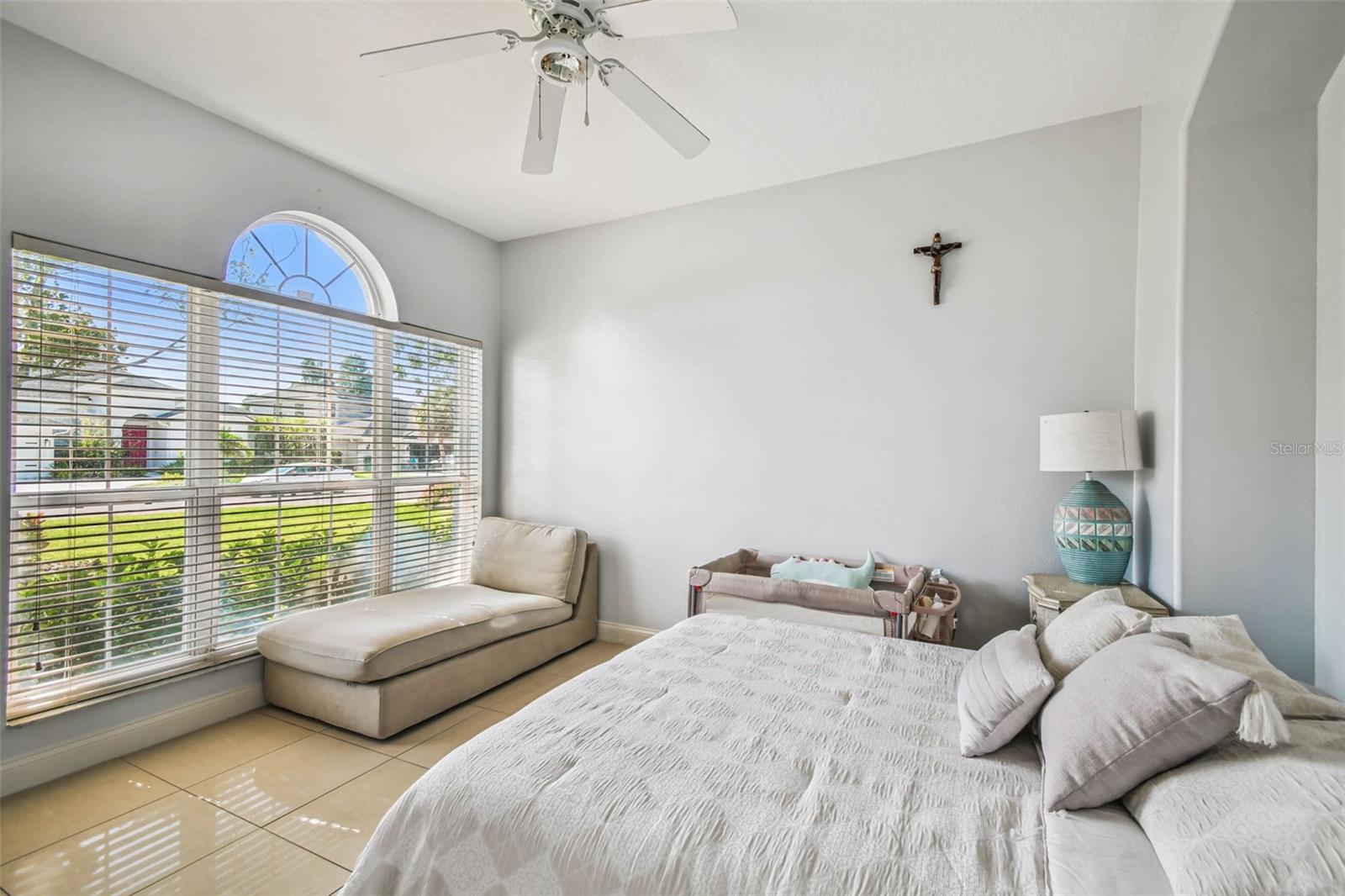Image 35 of 54 For 10526 Greencrest Drive