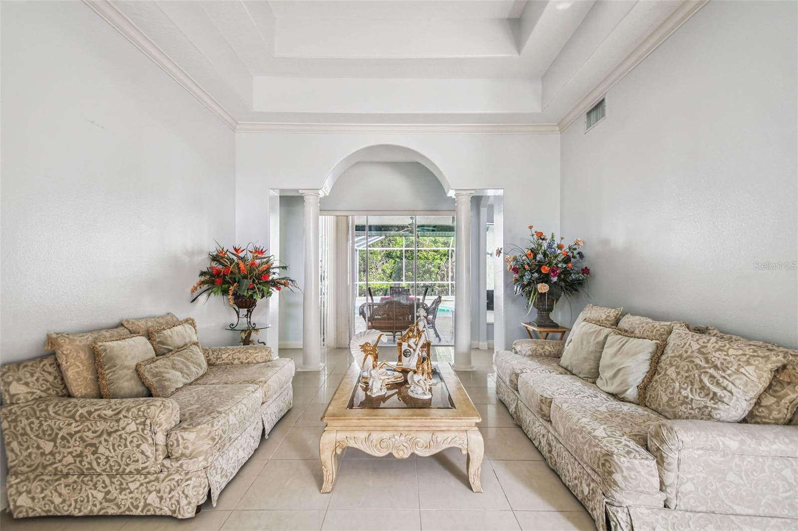 Image 6 of 54 For 10526 Greencrest Drive