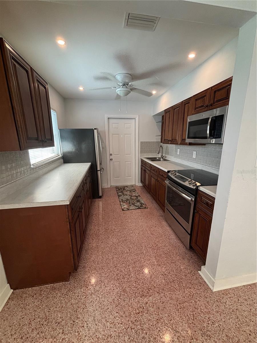 Image 10 of 20 For 420 15th Avenue S
