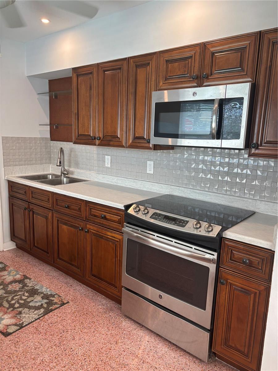 Image 11 of 20 For 420 15th Avenue S