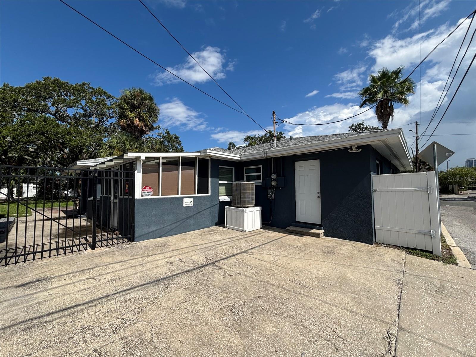 Image 18 of 20 For 420 15th Avenue S