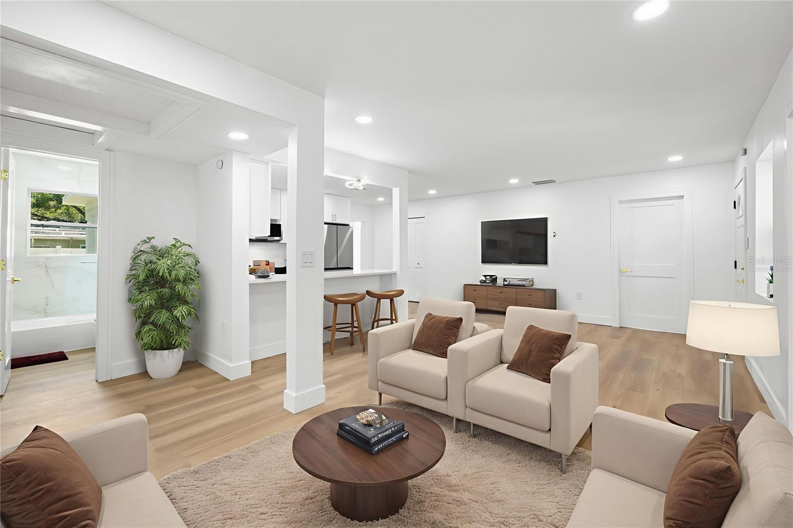 Image 10 of 41 For 11722 Edison Avenue
