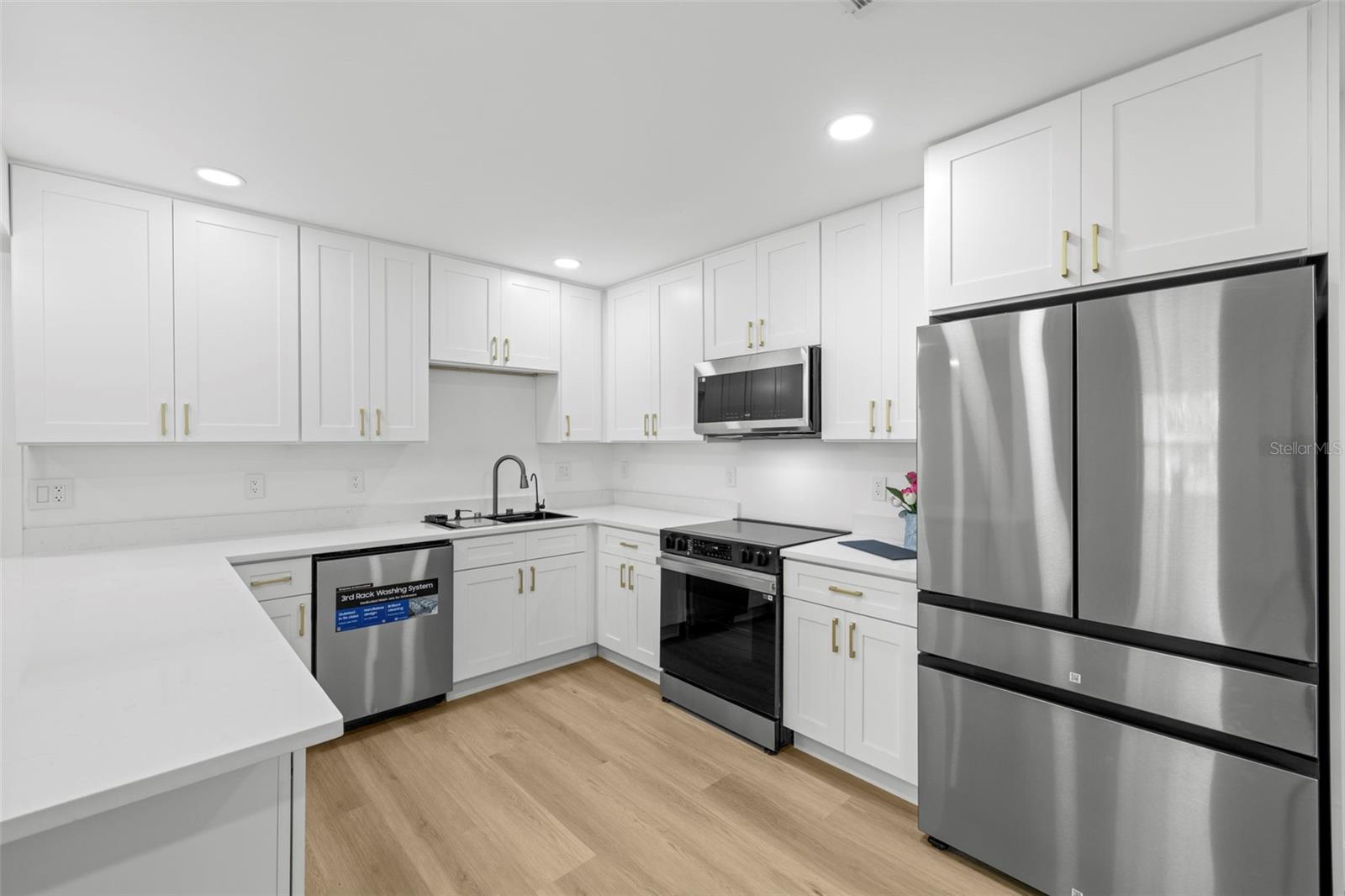 Image 11 of 41 For 11722 Edison Avenue