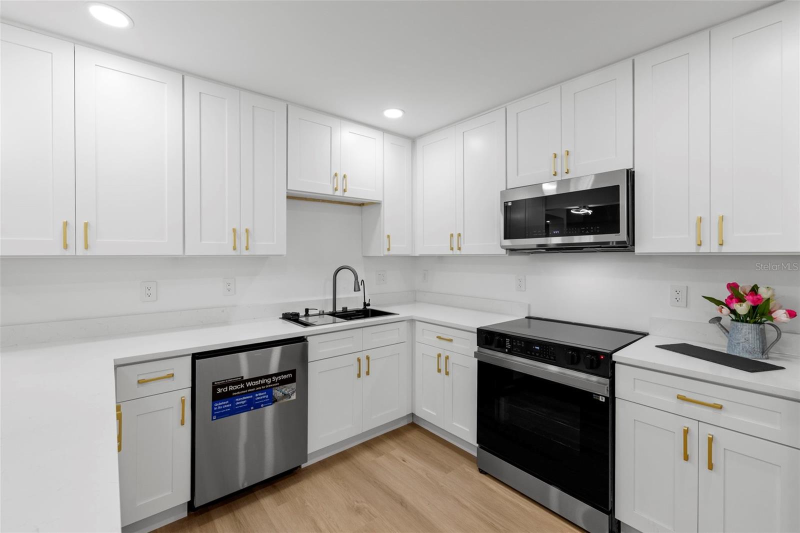 Image 12 of 41 For 11722 Edison Avenue