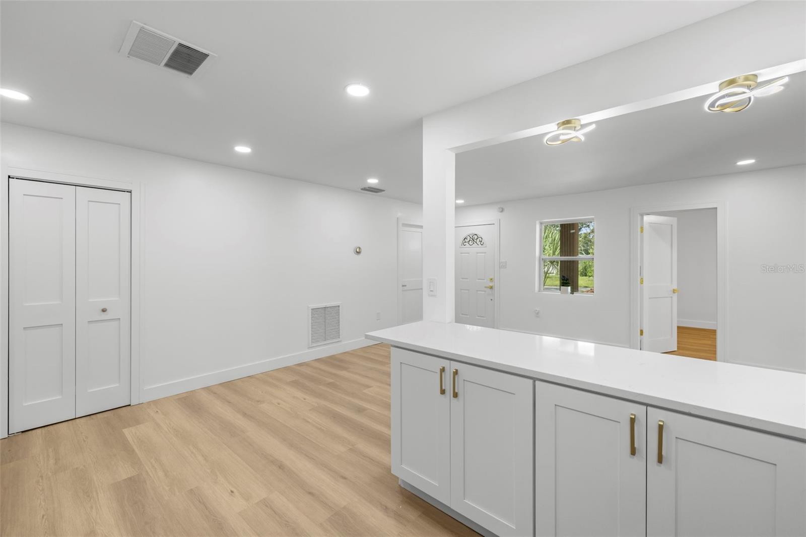 Image 13 of 41 For 11722 Edison Avenue