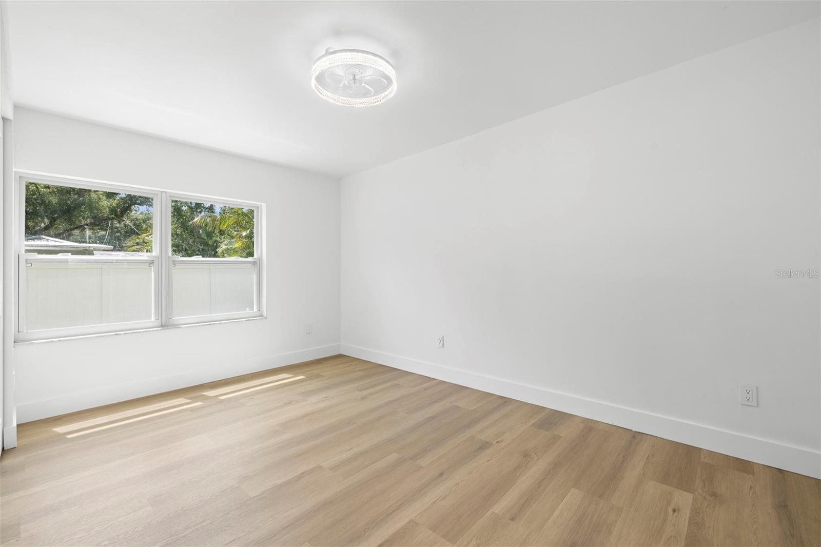 Image 20 of 41 For 11722 Edison Avenue
