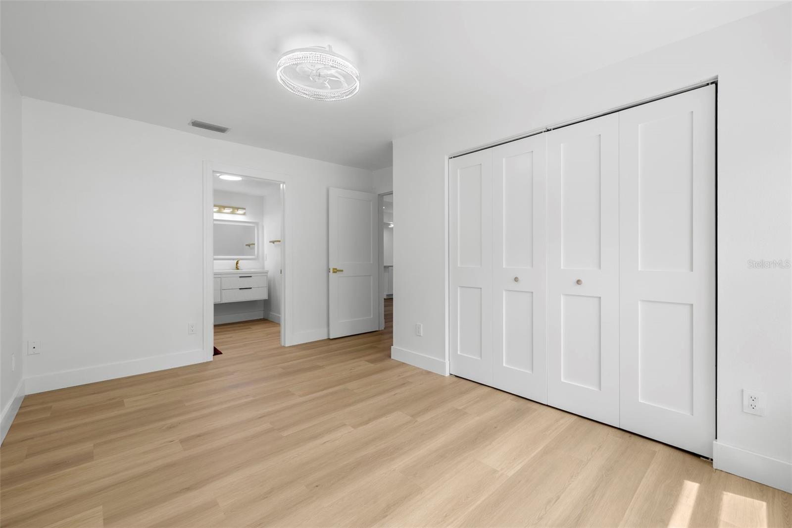 Image 22 of 41 For 11722 Edison Avenue