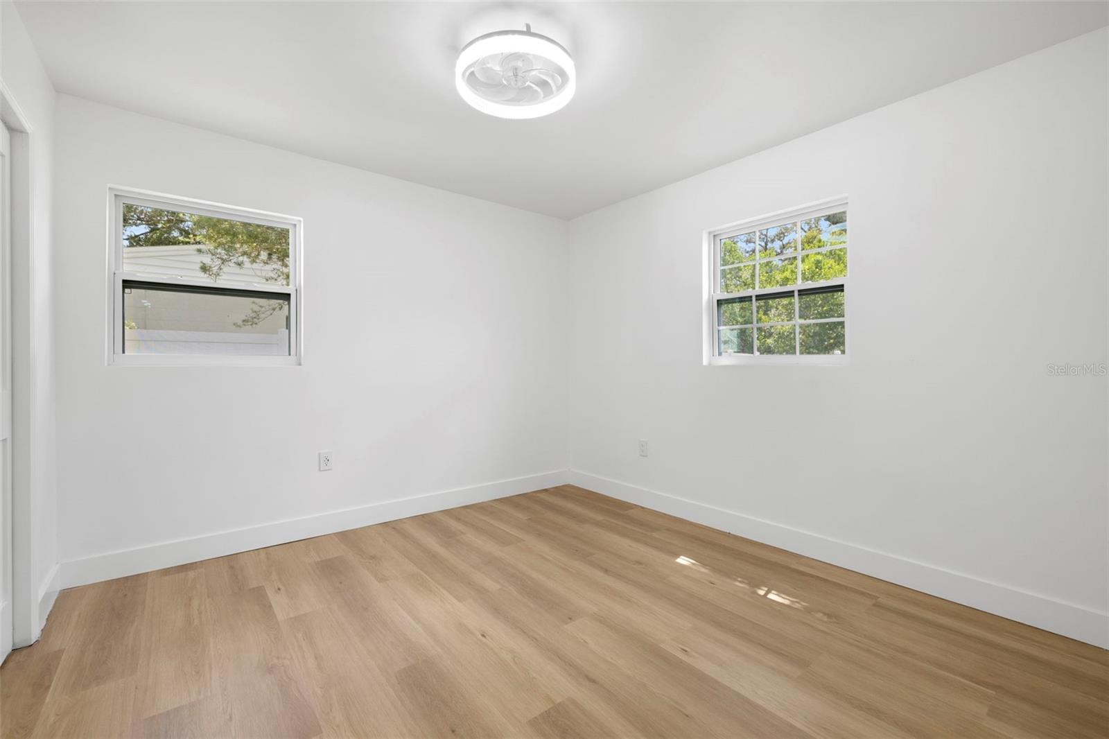 Image 27 of 41 For 11722 Edison Avenue