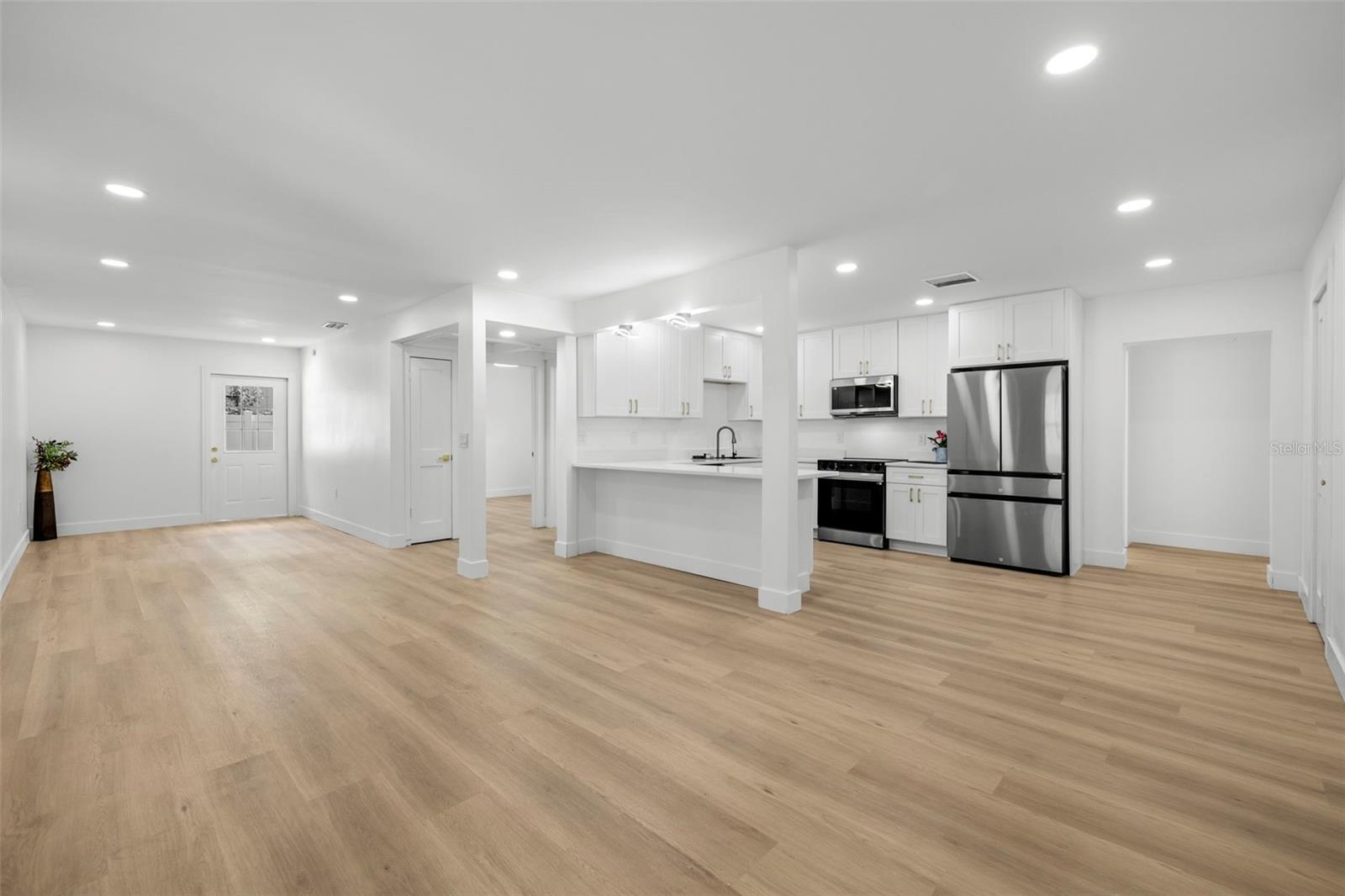 Image 4 of 41 For 11722 Edison Avenue