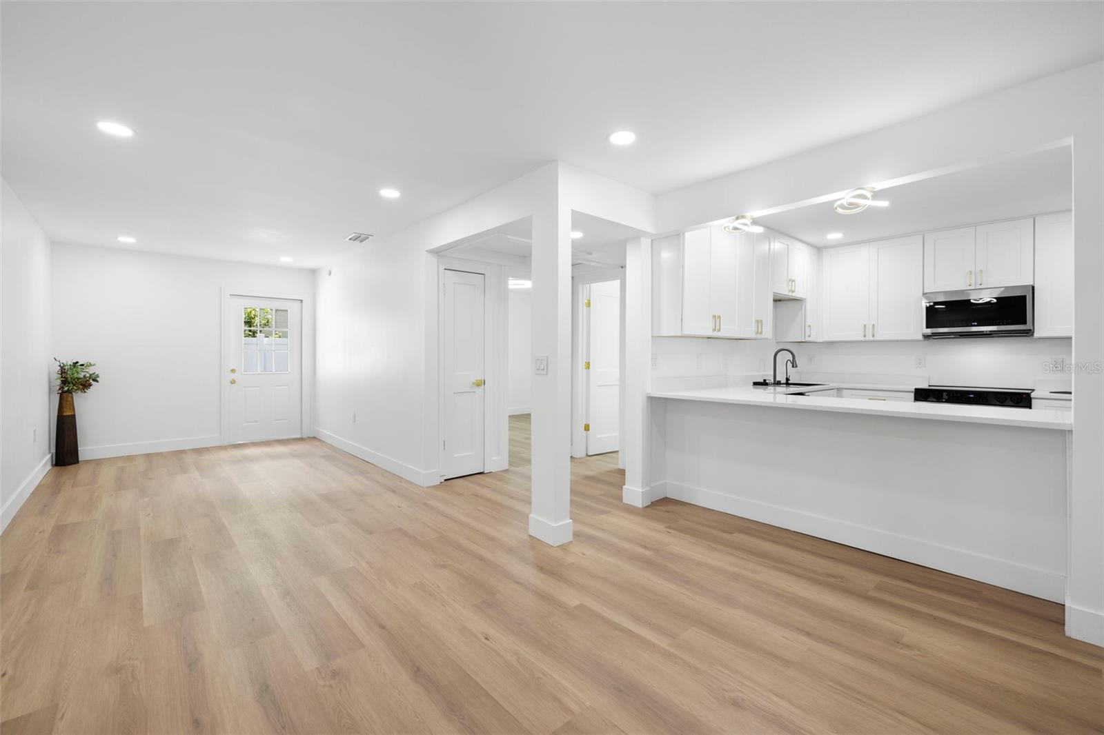 Image 7 of 41 For 11722 Edison Avenue