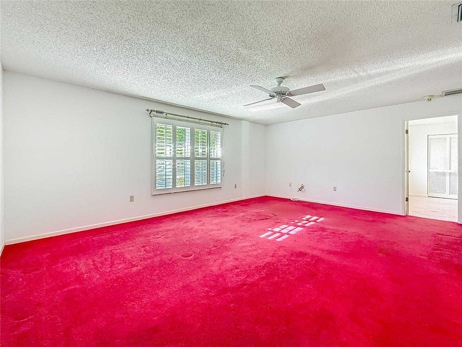 Image 13 of 67 For 950 College Hill Drive