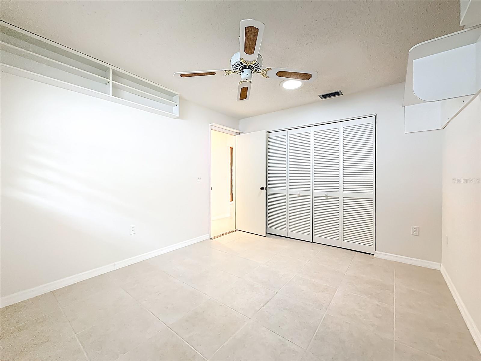 Image 34 of 67 For 950 College Hill Drive