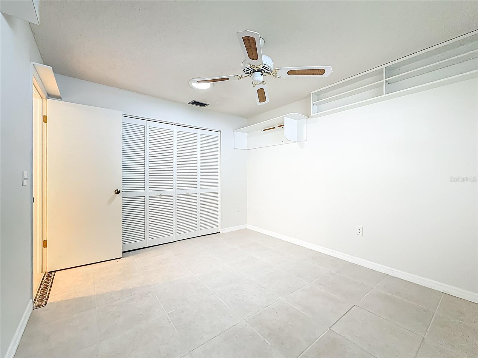 Image 35 of 67 For 950 College Hill Drive