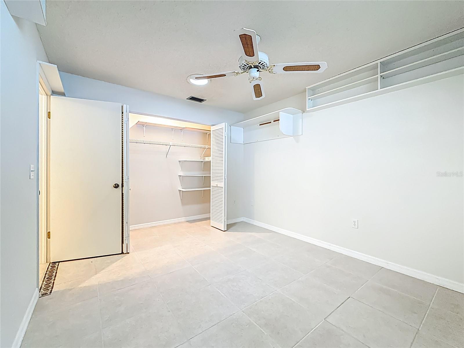 Image 36 of 67 For 950 College Hill Drive