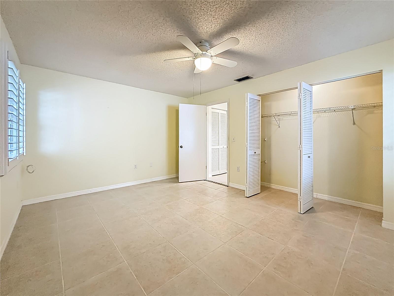 Image 39 of 67 For 950 College Hill Drive