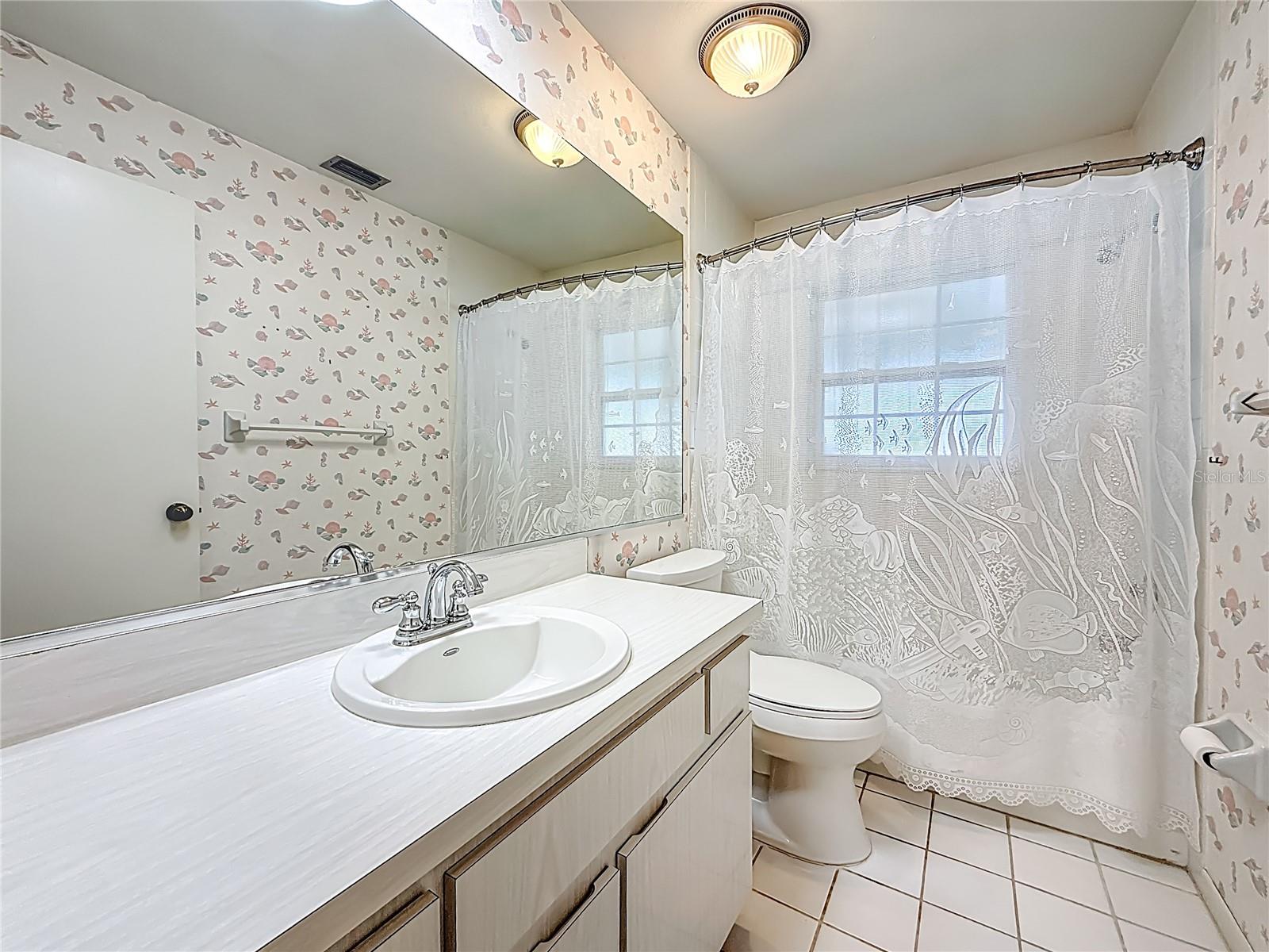 Image 41 of 67 For 950 College Hill Drive