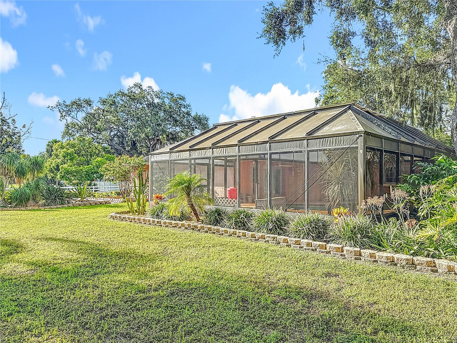 Image 57 of 67 For 950 College Hill Drive