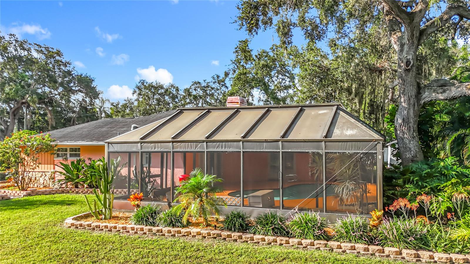 Image 60 of 67 For 950 College Hill Drive