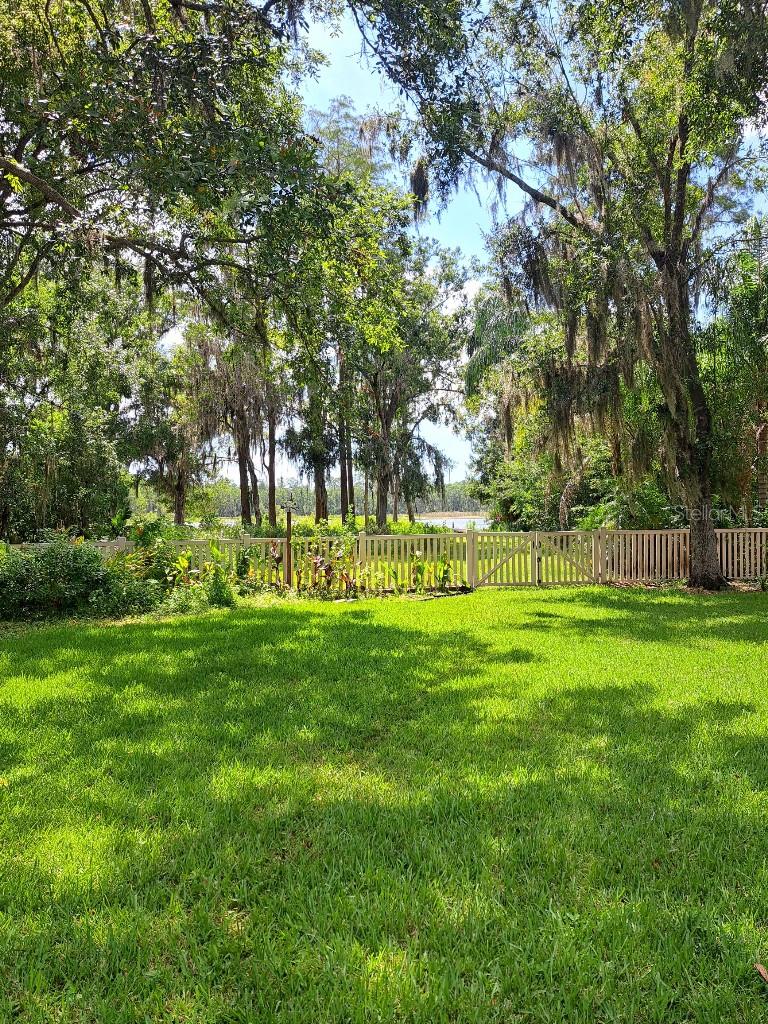 Image 29 of 37 For 1012 Kingsborough Gardens Court