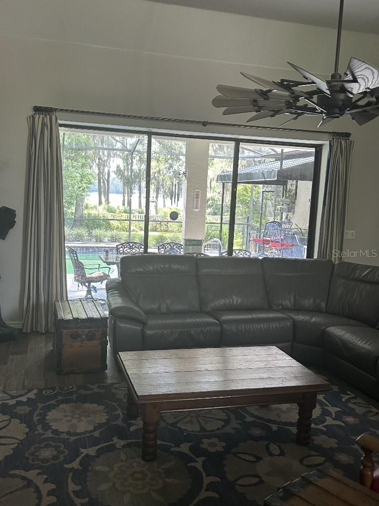 Image 4 of 37 For 1012 Kingsborough Gardens Court