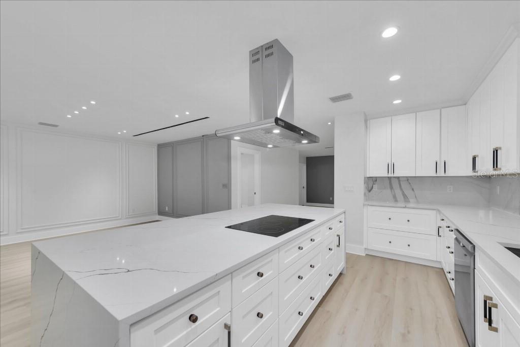 Image 11 of 41 For 1207 Caracas Street