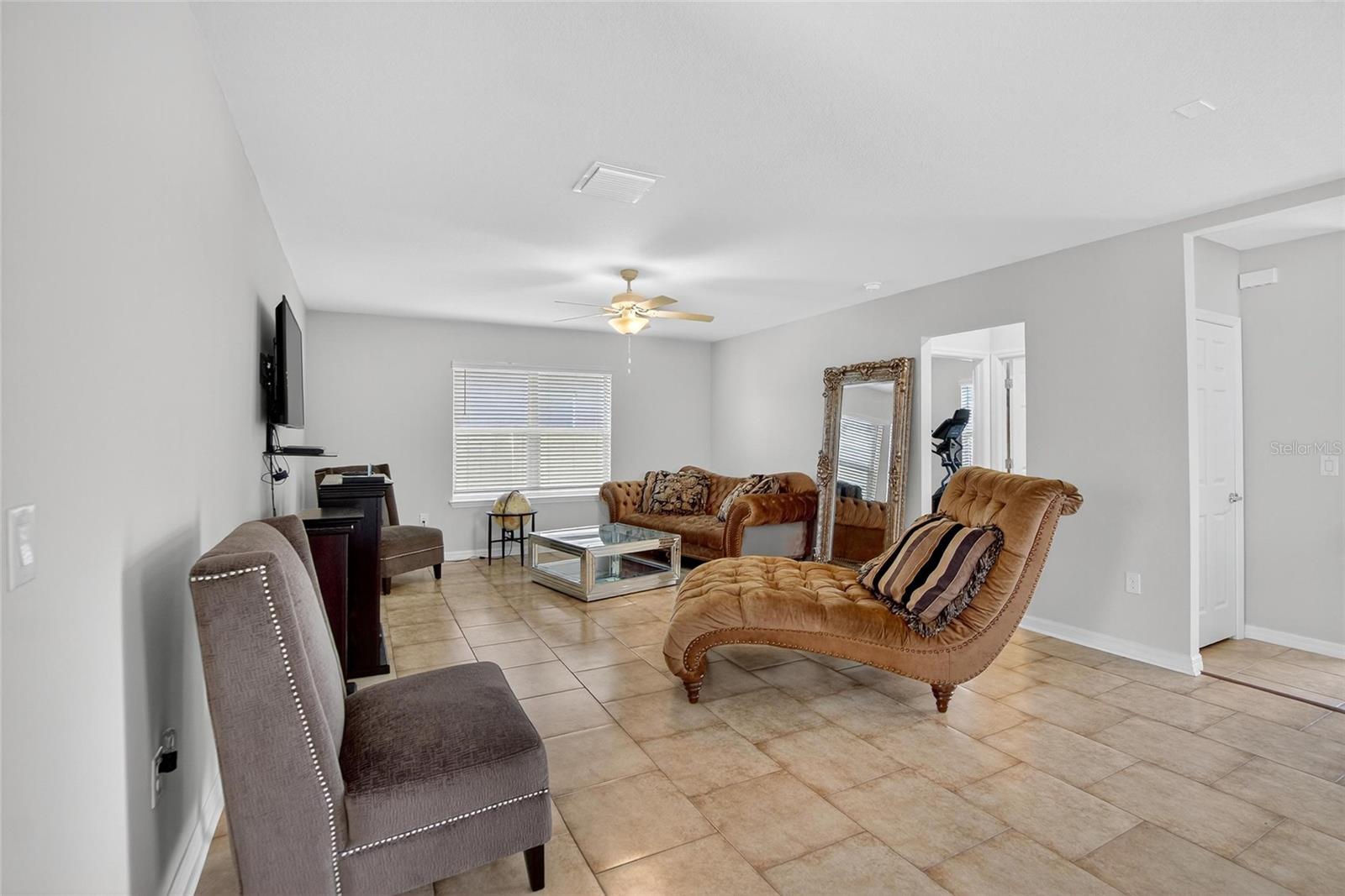 Image 7 of 51 For 6627 Ryestone Way