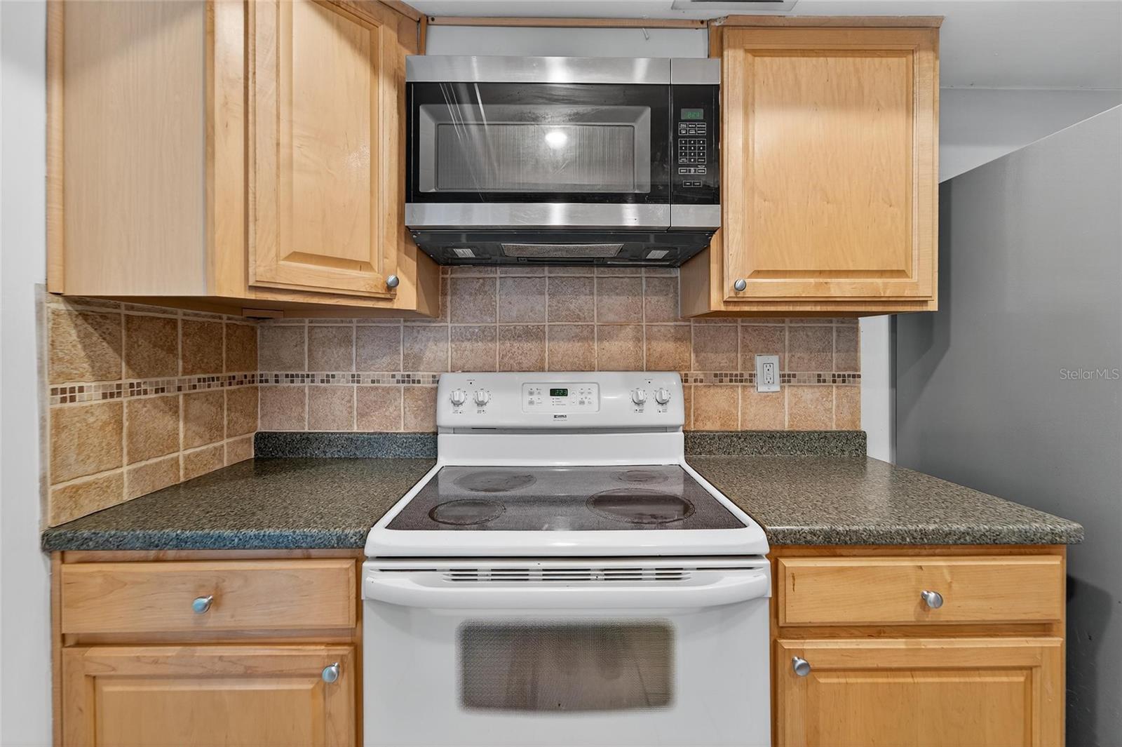 Image 11 of 42 For 2186 Greenbriar Boulevard