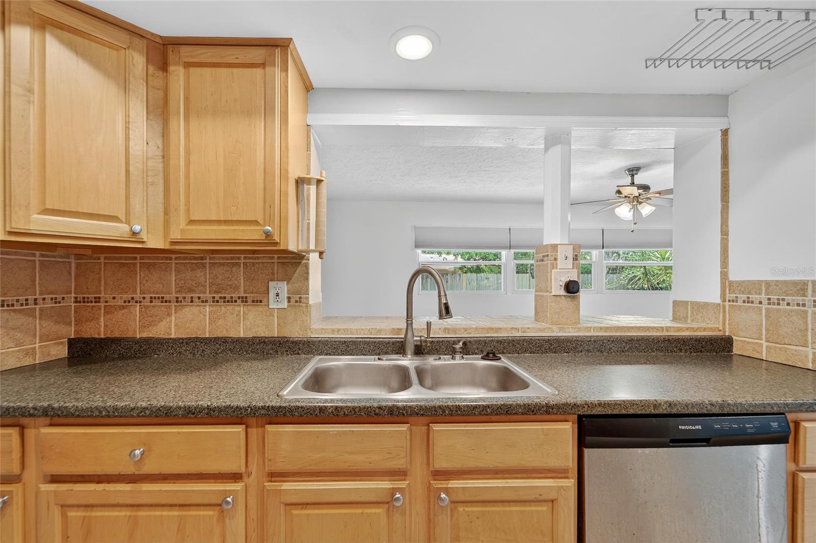 Image 13 of 42 For 2186 Greenbriar Boulevard