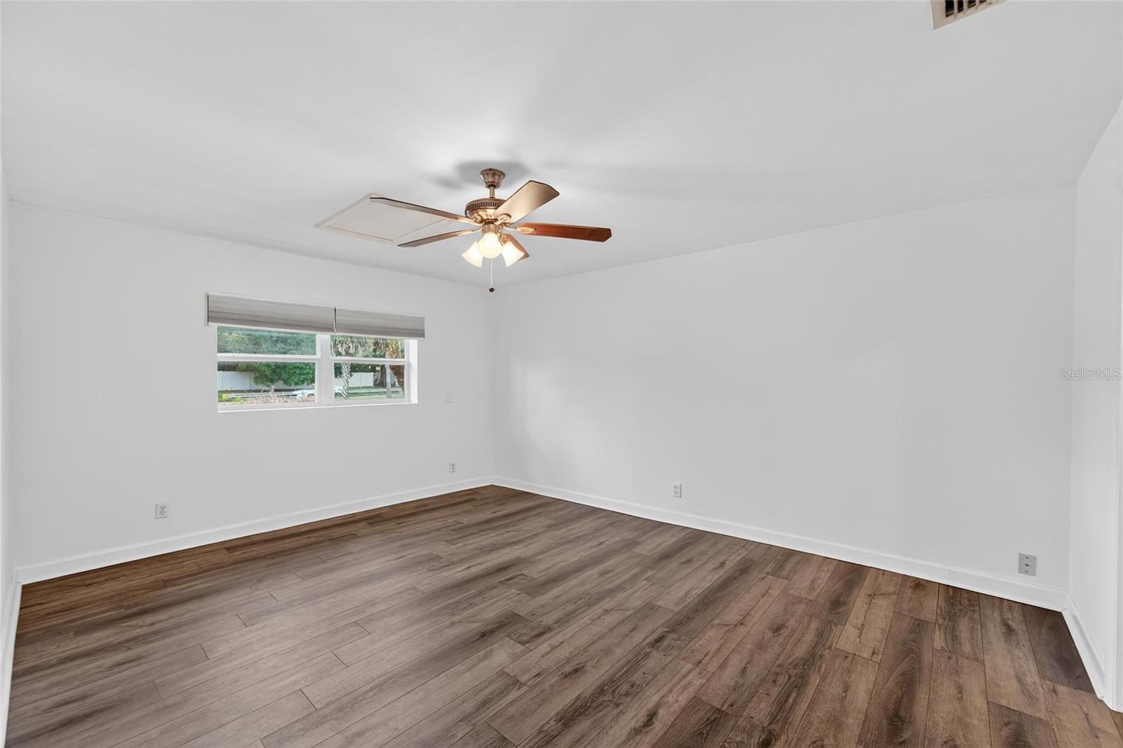 Image 14 of 42 For 2186 Greenbriar Boulevard