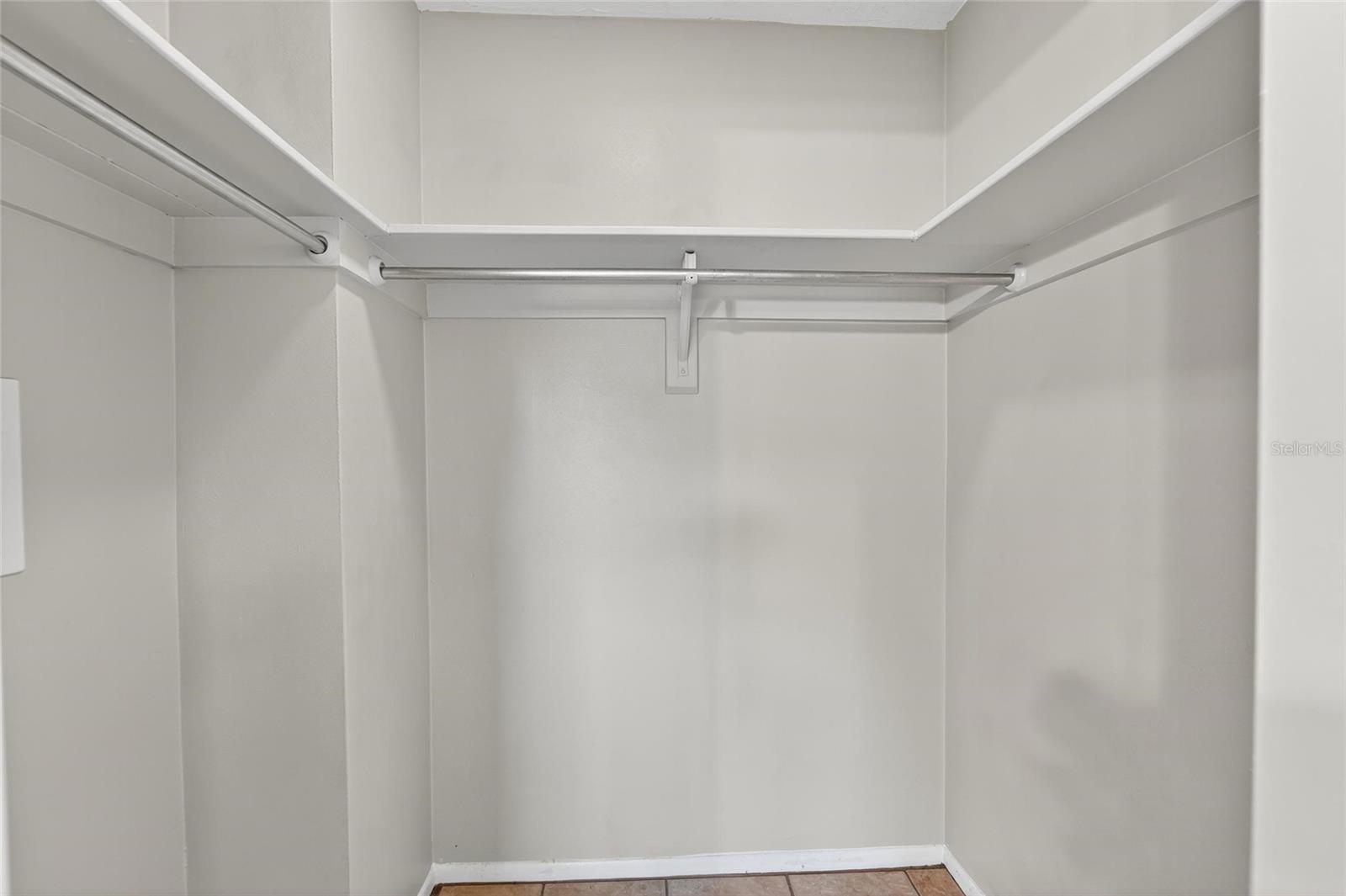 Image 22 of 42 For 2186 Greenbriar Boulevard